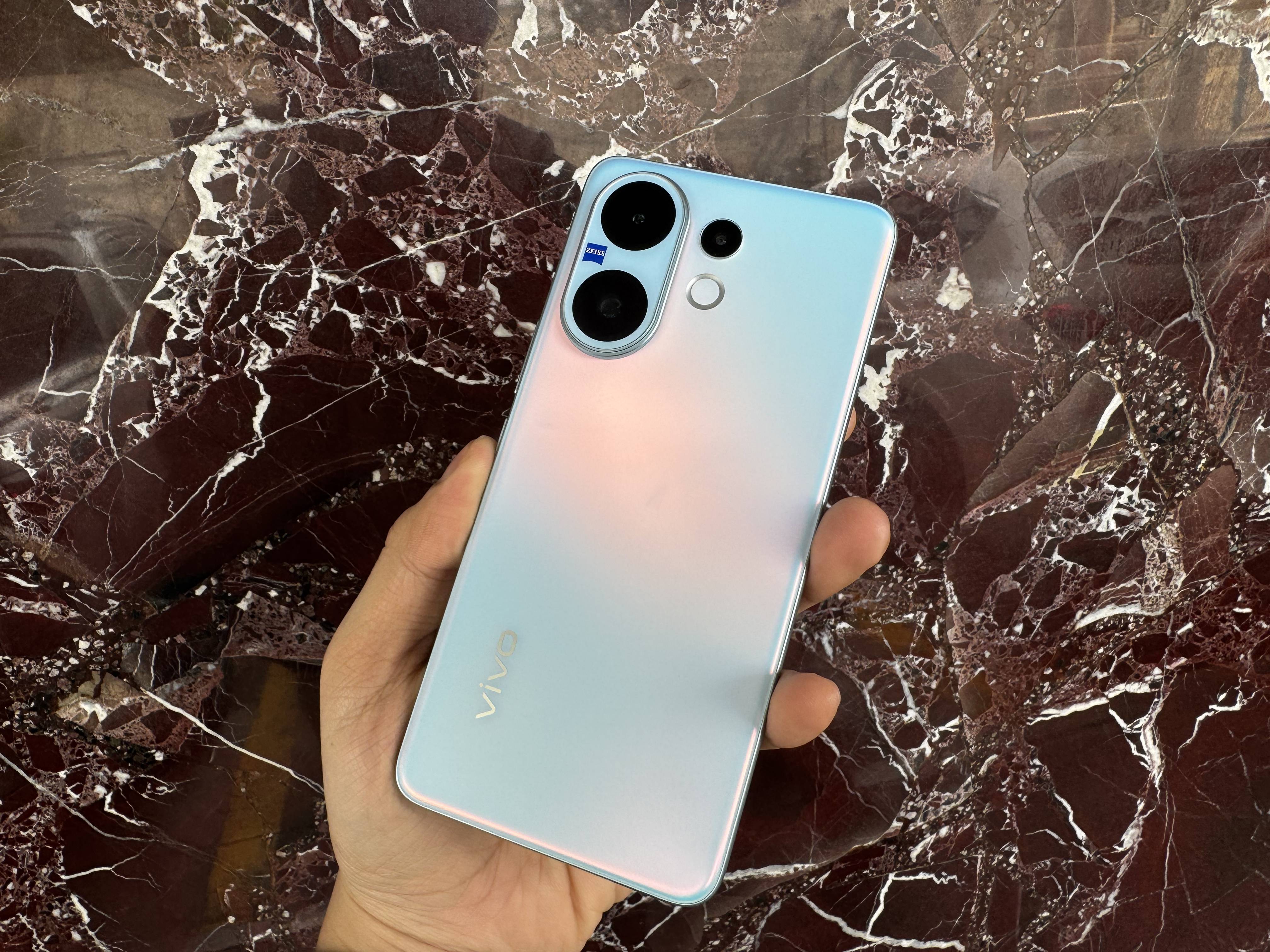 vivo V60 5G Review