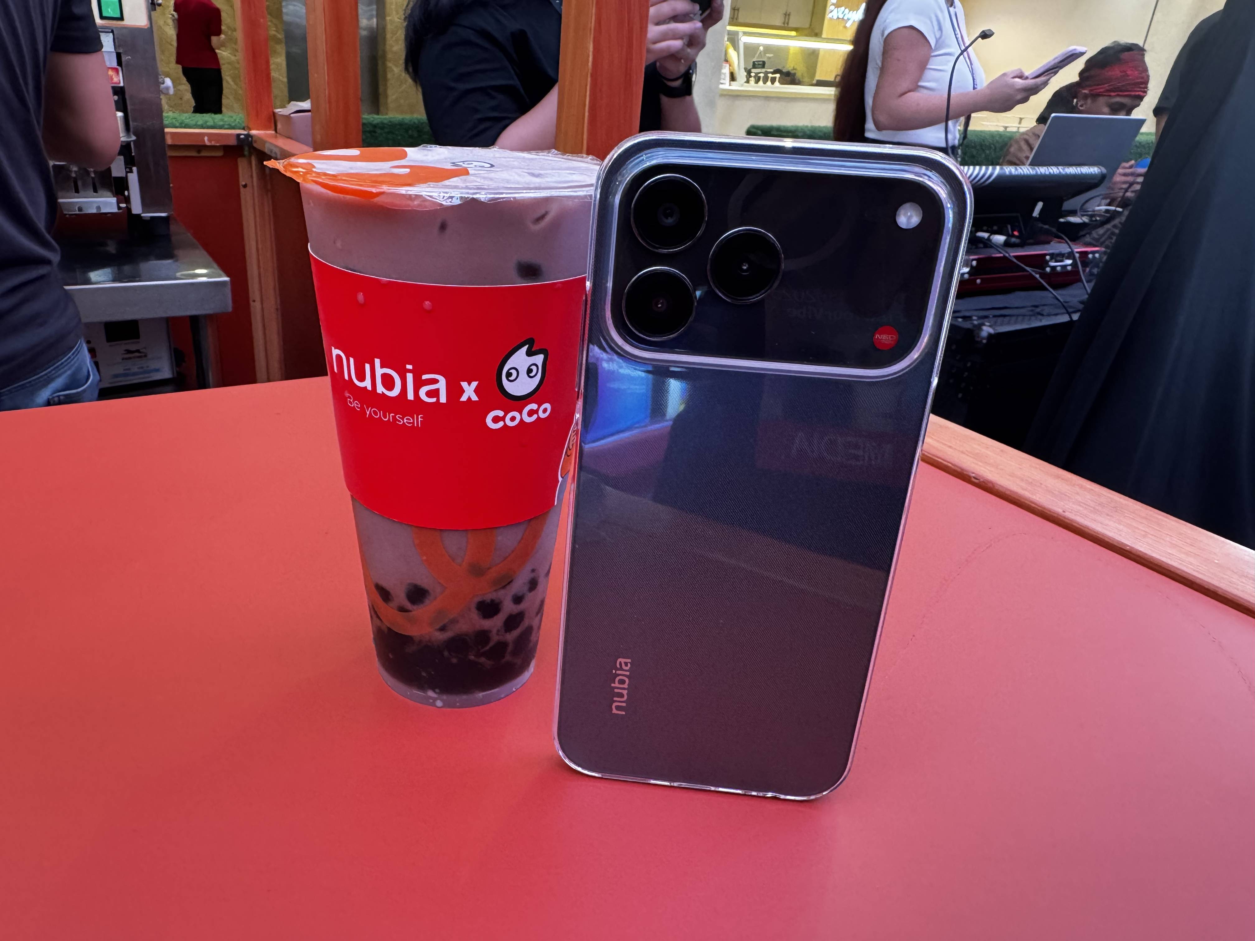 nubia V80 Design x Coco