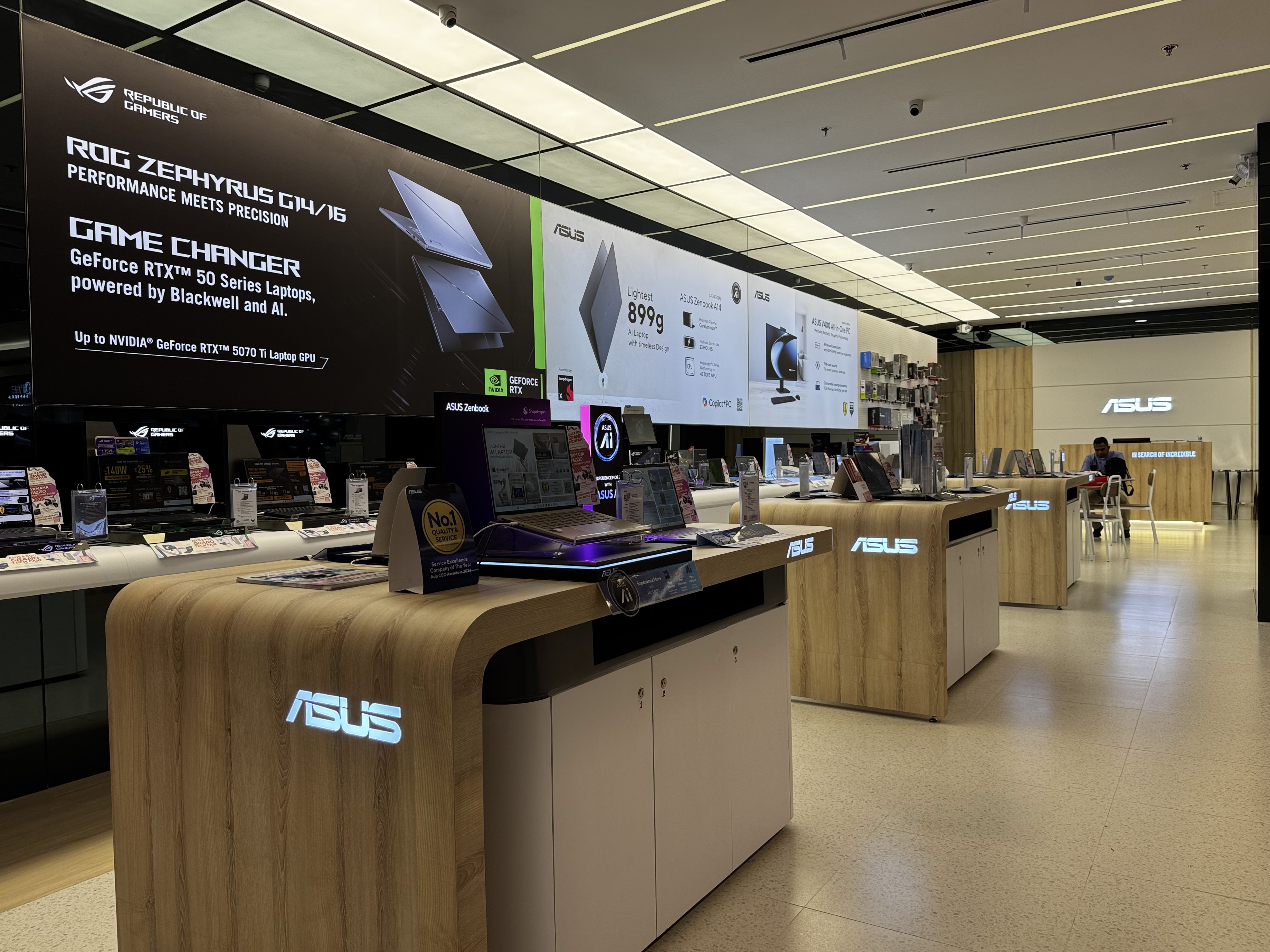 ASUS SM North Edsa Concept Store