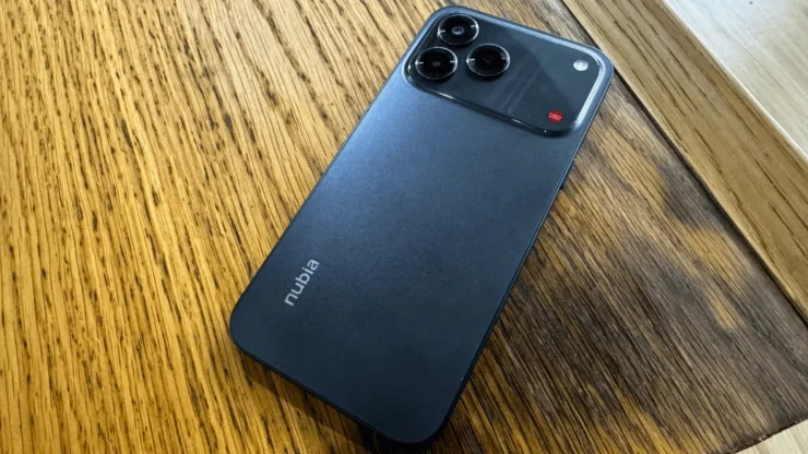 Nubia V80 Design Review img