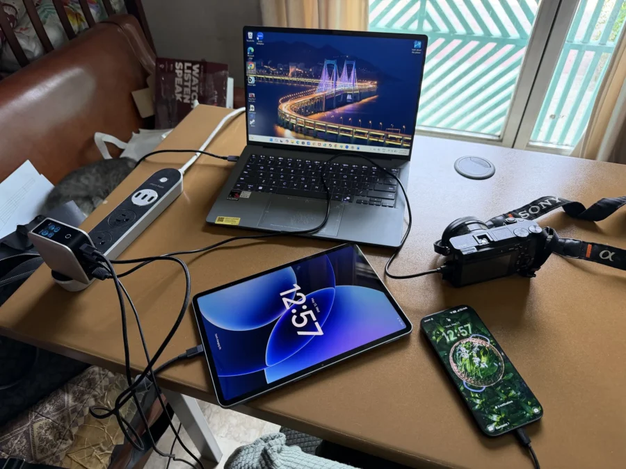 UGREEN Nexode Pro 100W 5-Port GaN
