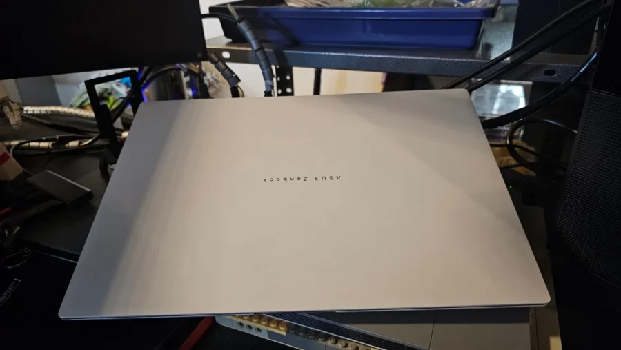 Zenbook S16